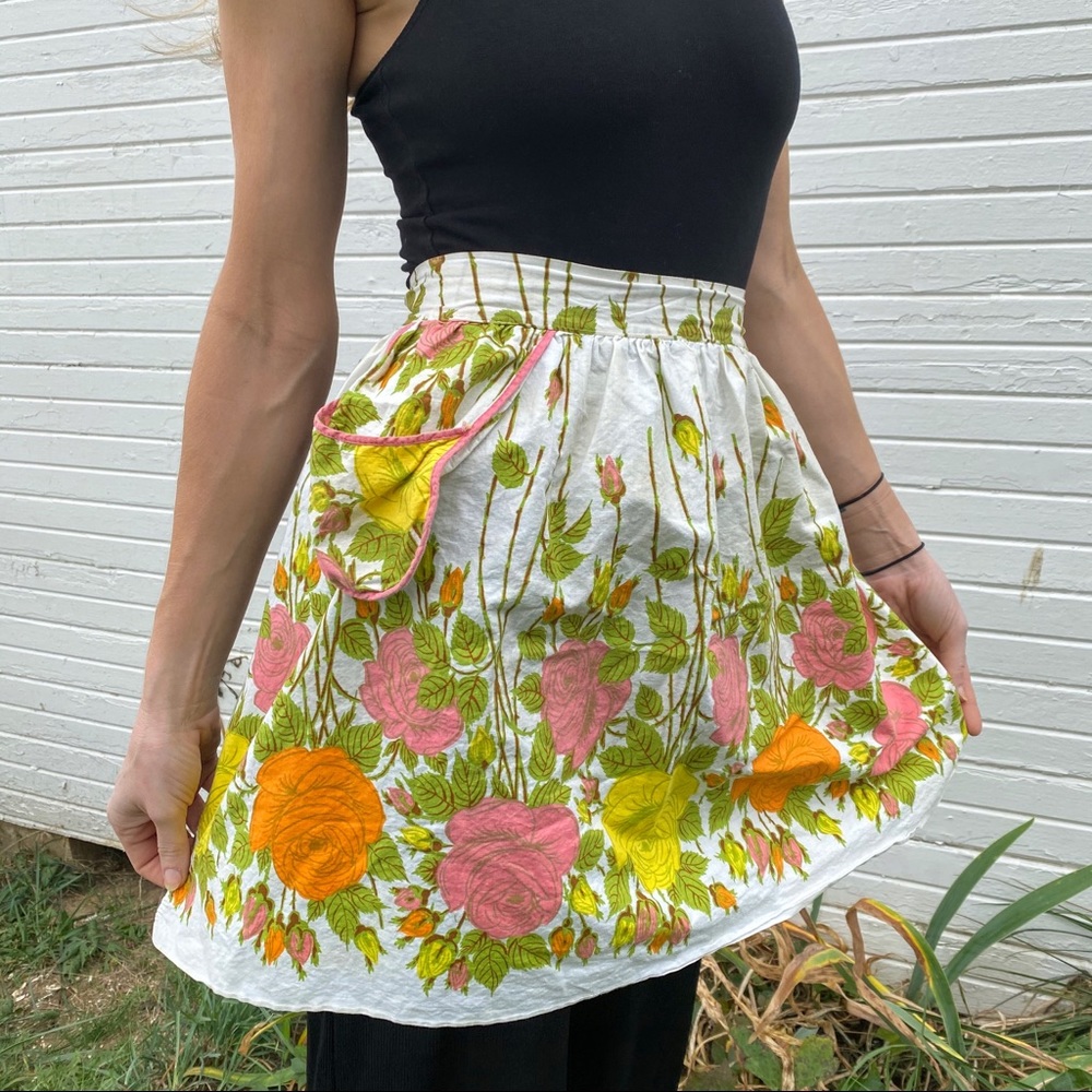 1950s vintage floral apron